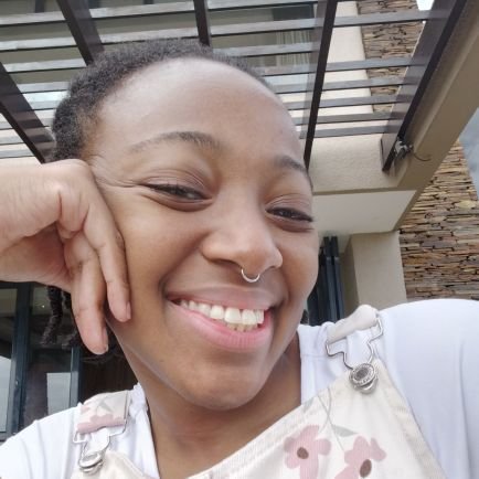 Tee_Molapisi's profile picture. she/her.