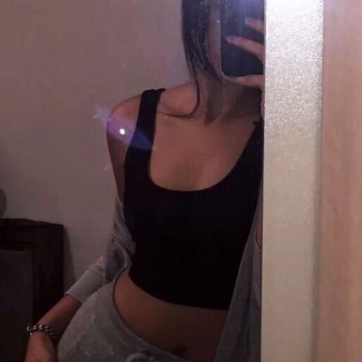 belifeetlover's profile picture. dm for feet photos🤭 
follow my OF page💗👣 
negociable price and conditions💋