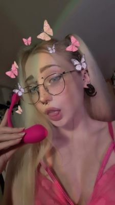 ✨️ Camgirl française | Virtuel uniquement | Pas d'agences | Top 13% mondial sur OF | SugarBaby | Je ne réponds pas aux DM 🎀