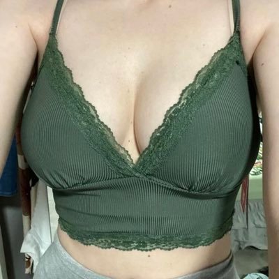 rosesugarbby's profile picture. 