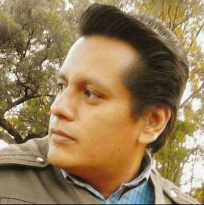 Abogado por la UNAM.
Máster en el CNPCyF por el CEC.