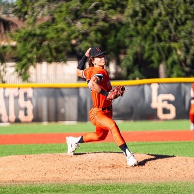 Athlete✝️ Lghs 24' @calclubbaseball Baseball#24/football RB/LB #12 180lbs 6'1| •baseball - LHP/ 1B/ CF• ll24 3.8gpa |Uncommited|| averyjaiden@gmail.com|