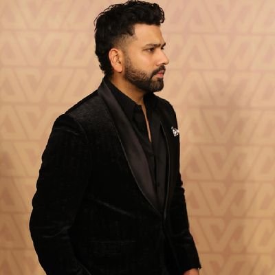 RohitKa73287440's profile picture. 18✨