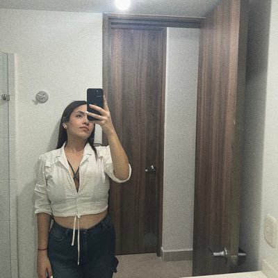 r_isa04's profile picture. 29/10/13. 12/04/17