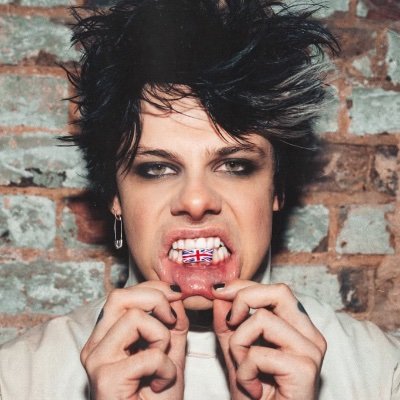 YUNGBLUD is a lowlife Profile