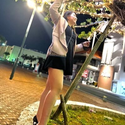 日々の日常を発信していくアカ♪ただの性欲に目覚めてしまった夜の蝶やってます。感じやすくすぐ濡 れちゃう♡メッセはfollowerさんだけ♡