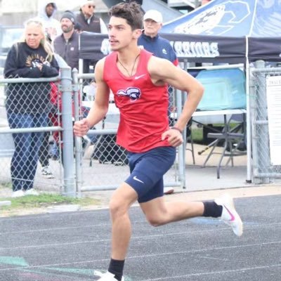 XC/Track and Field Athlete | Nathan Hale High school | C/O 2024 | 800m: 2:10.06 | 1600m: 5:05.48 | @NathanHaleTrack