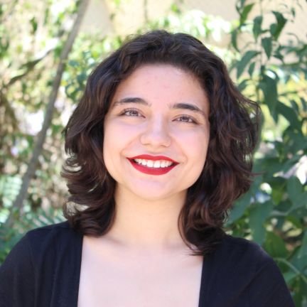 Presidenta de las Juventudes Comunistas de Chile @jjcc_chile | Licenciada en Lingüística y Literatura @uchile | Ex presidenta FECH 2023-2024