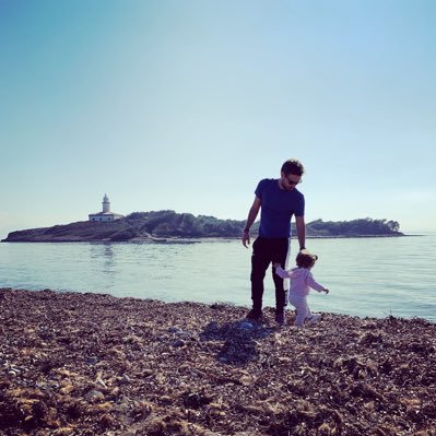 itomelo6's profile picture. me aburre la politica, ateo y mi única religion es el dia a dia. azulillo y mallorquinista