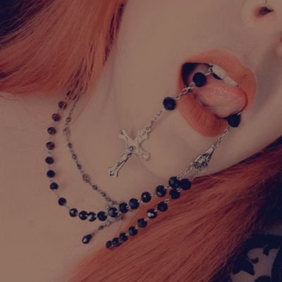 ×31 . She /They . Bi×
Hello there, I'm the angel from your nightmares.
stalked by @StitchSinful 🖤