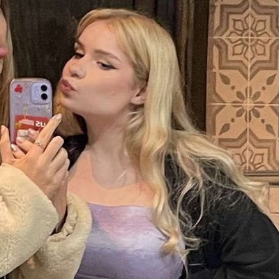 ermmlou's profile picture. 🔪
she/her