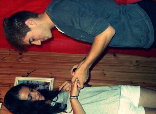 sou da @laiseandersons2 , ela é o amor da minha vida , aah larguem gurias eu sou só delaaa ! s2