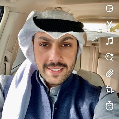 بعد موتك؛ سيفتقدك من كنت ترعاه بصدقة، ومن كنت توقظه لصلاة، ومن كنت تواسيه بكلمة،ومن كنت تنصحه سرا،أنت على الدنيا عابر سبيل فكن ذا أثر جميل» تحت أقدام الوالدين