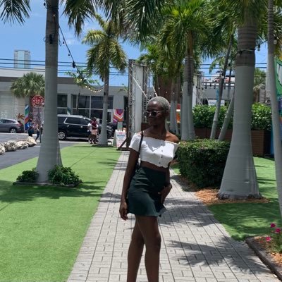 kcudj_'s profile picture. 🥂