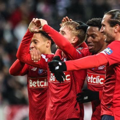 ……………… ✞ 🇫🇷 Chaa △⃒⃘ ♥️ Eden 🧸 ✞ ……………… @losclive ⚜️ #G2Army - Chrétien🇻🇦