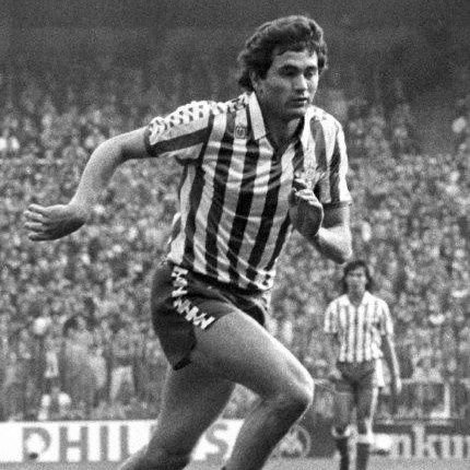 De profesión ingeniero, mi Betis como pasión.
Escucho, leo y escribo sobre mi Betis.
De Triana al mundo