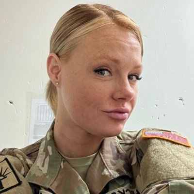 Family always comes first ❤️Proud Army🇱🇷👊💙My daughter My World 👩👧🥰💖💯