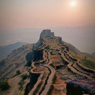 AdilKhan8576's profile picture. aks