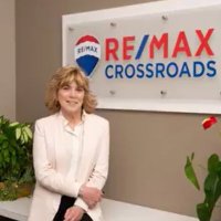 RE/MAX Crossroads - Lisa Humenik(@GreatHomesinCLE) 's Twitter Profile Photo