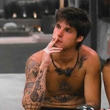 comentarista de reality show contra a militância e vitimismo
não terei coerência , pq a coerência não deixa a gente viver de erros e acertos