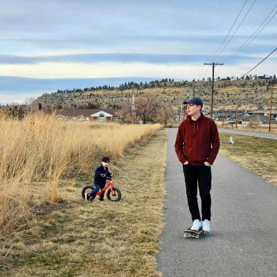 Full time dad, part time Halo player. I make ranked Halo content while I lose CSR.