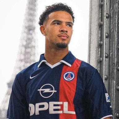 Amoureux du PSG depuis toujours. Ici c'est Paris !!!!! je follow back la team