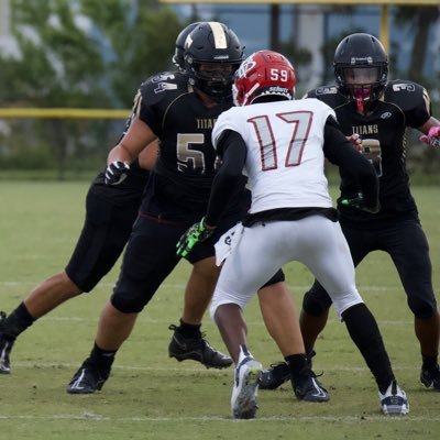 2026| OL | 6’4 | Treasure Coast High School | mail: iantorresdavila@gmail.com