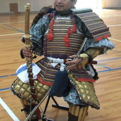 アラ還濁貧歴史系ライター。壬辰戦争の倭城／海戦関連では日本屈指の研究者……でした、1990年頃までは。ひょんなことから2002年7月、学研M文庫『史伝鍋島直茂』を上梓、以後、今は亡き「赤本」ことシリーズ『歴史群像』、次いで雑誌『歴史群像』の常連寄稿者に(但し近年お休み多し)。

↓『歴史群像』執筆記事一覧