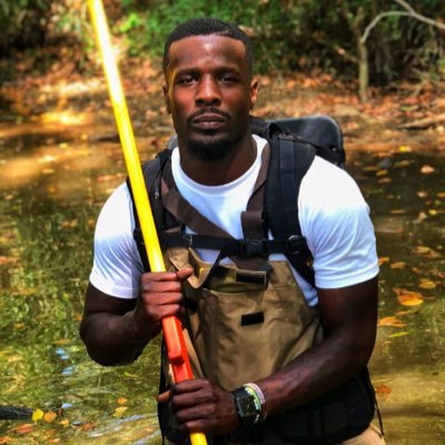 👨🏾‍⚕️Prospective Dental Student•👨🏾‍🔬FVSU Alumnus•🧎🏾‍♂️Luke 11:23•👻Marcusmagnifcnt• 📸Magnificntmarcus