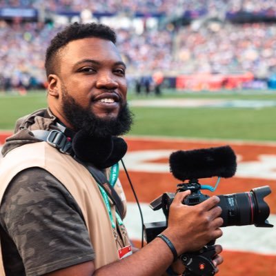 Video Editor, FF Maniac 🇧🇸🎤🎬🎧🎸 https://t.co/QocAFCJWTl Rams Nation baby! 🐏