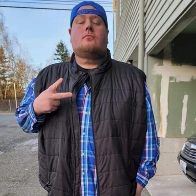 yx_deez's profile picture. IM BAAAACK 

Battle rap/ Done with politics. My last account was banned by famous Liberals who love Hillary and hate Bernie Sanders