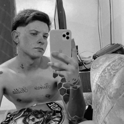 vamos a enfocarnos, en lo que nos hace bien 🎈 El loco de los tatuajes 🤪