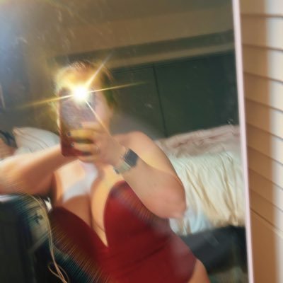 ☾⋆ 👑 Alluring & teasing Princess Vibey💎 Seductive, powerful, & ready to claim what's mine. Bow down, tribute, & serve Me. 💸✨ CA: moonvibeslove ☾⋆