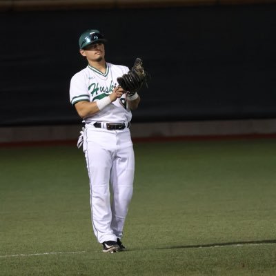 ig @nolascosm_9 Elac Baseball  freshman C/ 3b/2b/SS