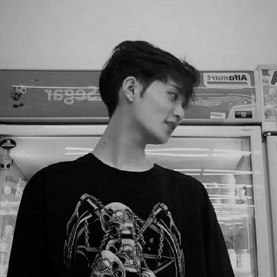 efesktif's profile picture. ( 𝐔𝐍𝐑𝐄𝐀𝐋 ┊ 1999 ) A man who can make you fall in love in one second and born with rap ability, the name is 𝑴𝒂𝒓𝒌 𝒍𝒆𝒆.