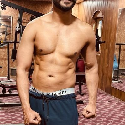 ਅਸ ਕ੍ਰਿਪਾਨ ਖੰਡੋ ਖੜਗ ਤੁਪਕ ਤਬਰ ਅਰੁ ਤੀਰ ॥
ਸੈਫ ਸਰੋਹੀ ਸੈਹਥੀ ਯਹੈ ਹਮਾਰੈ ਪੀਰ ॥