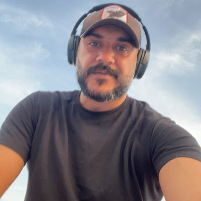 إنسان