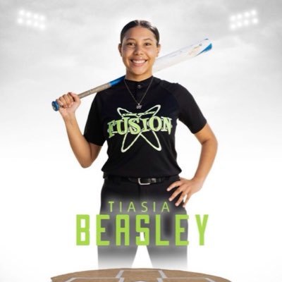 TiAsia Beasley 🥎 10th grade “26👩‍🎓 5’4 195LB Lake Taylor high school