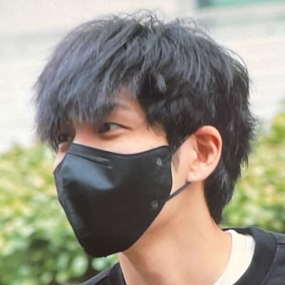 kimonpili's profile picture. d6 & lp 4eva. industrial designer on the street, ded on the inside