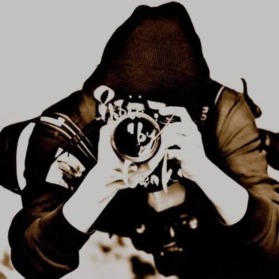 山口県下関市出身。
東京都内在住のカメラマンです。 
アーティストさんのライブ写真、アーティスト写真撮影してます。
撮影のご依頼の方はDM下さい。

※写真の無断転用及び転載禁止です。

#PhotobyGenki
#カメラマン