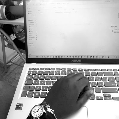 Yiliyee's profile picture. Software Engineer || Building, coding, and dreaming in bytes🚀|| Innovating one line of code at a time 💡| Let's decode the future together! 🔍💻