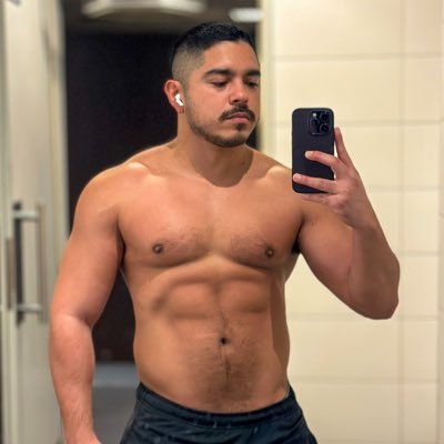 #latino 🔥| Respond to all my DMs on OnlyFans | https://t.co/XX7WNijekM