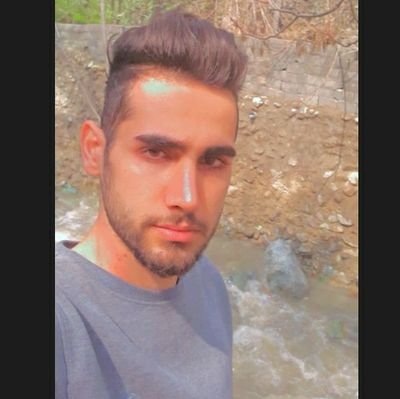 llarminll's profile picture. ‏‏‏‏‏در خیال روزهای روشن...🚶‍♂️