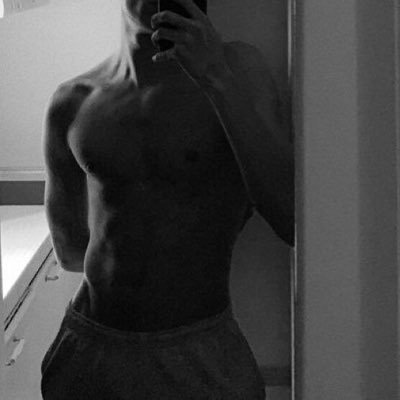 xs0fyy's profile picture. 🇮🇶