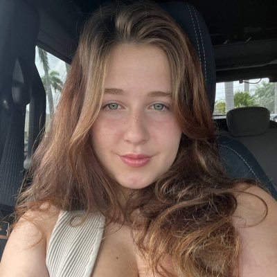 I’m a professional massage therapist I do deep tissue,Swedish massages,Bone cracks,hot stones,nuru and Cupping massage