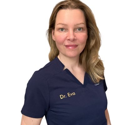 FÄ für Viszeralchirurgie | Botox Lover | Autorin „Just A Doc“