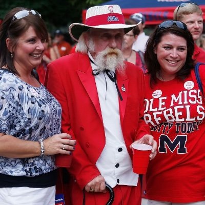 Ole Miss '86. Former DKE Sweetheart. AOPi Mom.
Don't mess with momma bear!!!