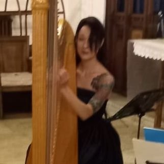 Ever watched a professional career take form from scratch? by a blind person? with no experience?  Competition winning harpist. Come join a practice stream!