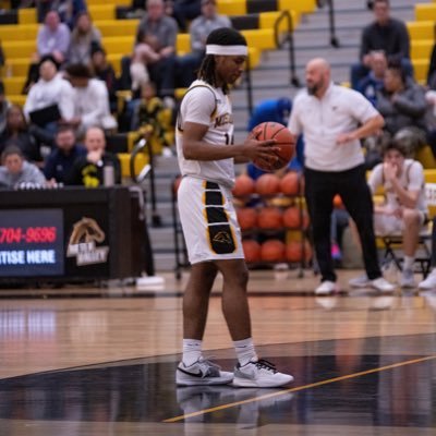 Metea Valley High School || C/O 2024 || 5'10 Point Guard #14 || 3.0 GPA || Phone #: 331-425-4935 || Email: kingjamesp0@gmail.com