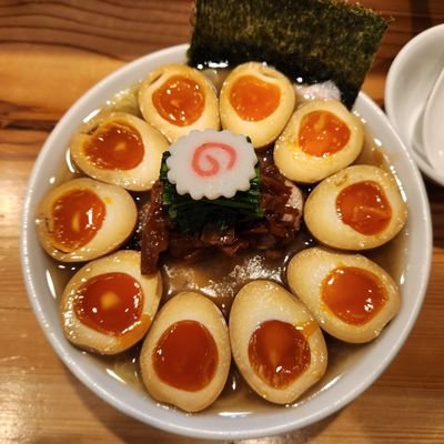 ゲームしてラーメン喰らって寝るのが(･∀･)ｲｲよ♪
・・・ネコのいる生活・・・憧れ・・・